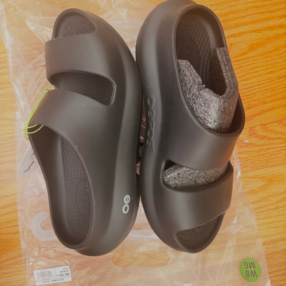 OOFOS Women's OOyea Slides Size 8 - Picture 4 of 5